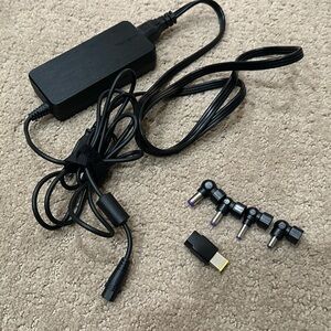 Targus Universal 90W Power Adapter Universal - Black